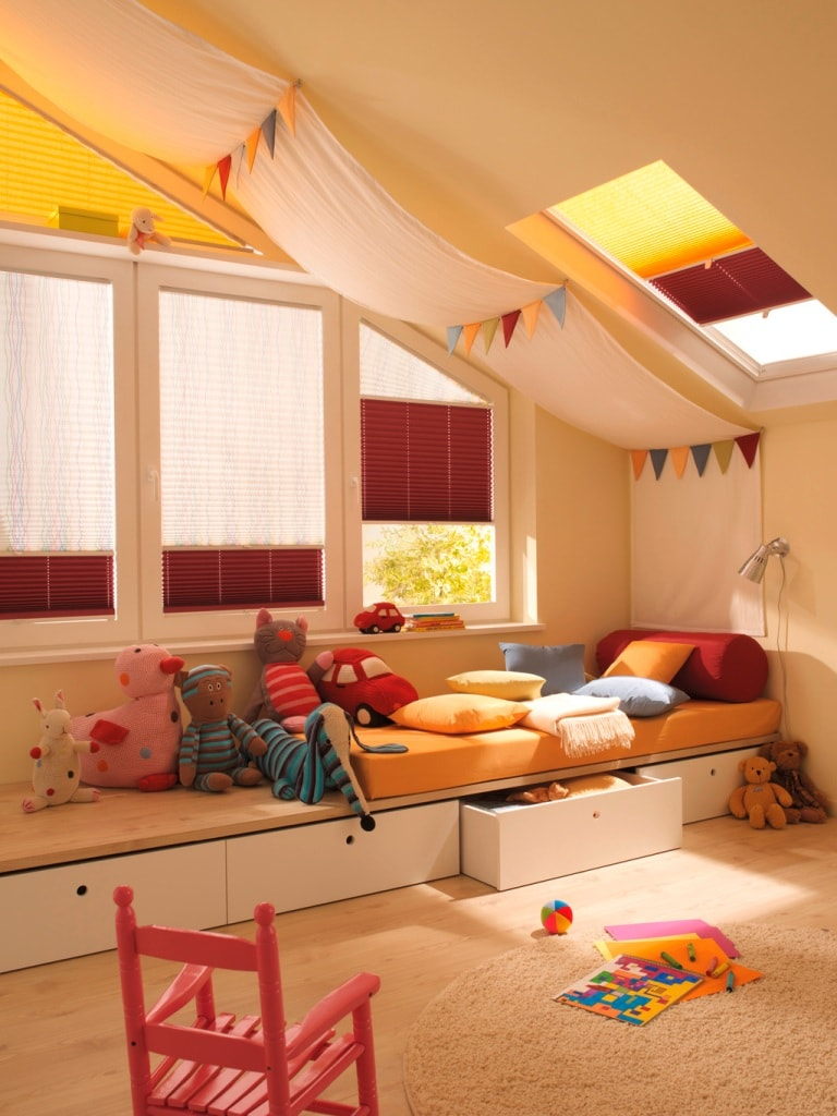 Плиссе на мансардные окна