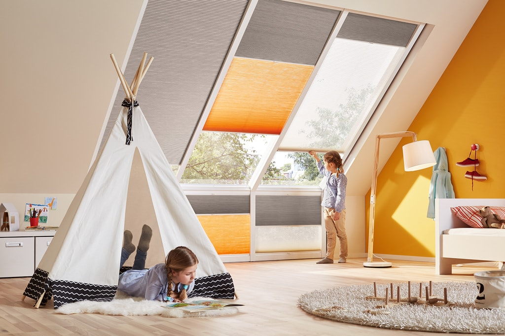 Плиссе на мансардные окна