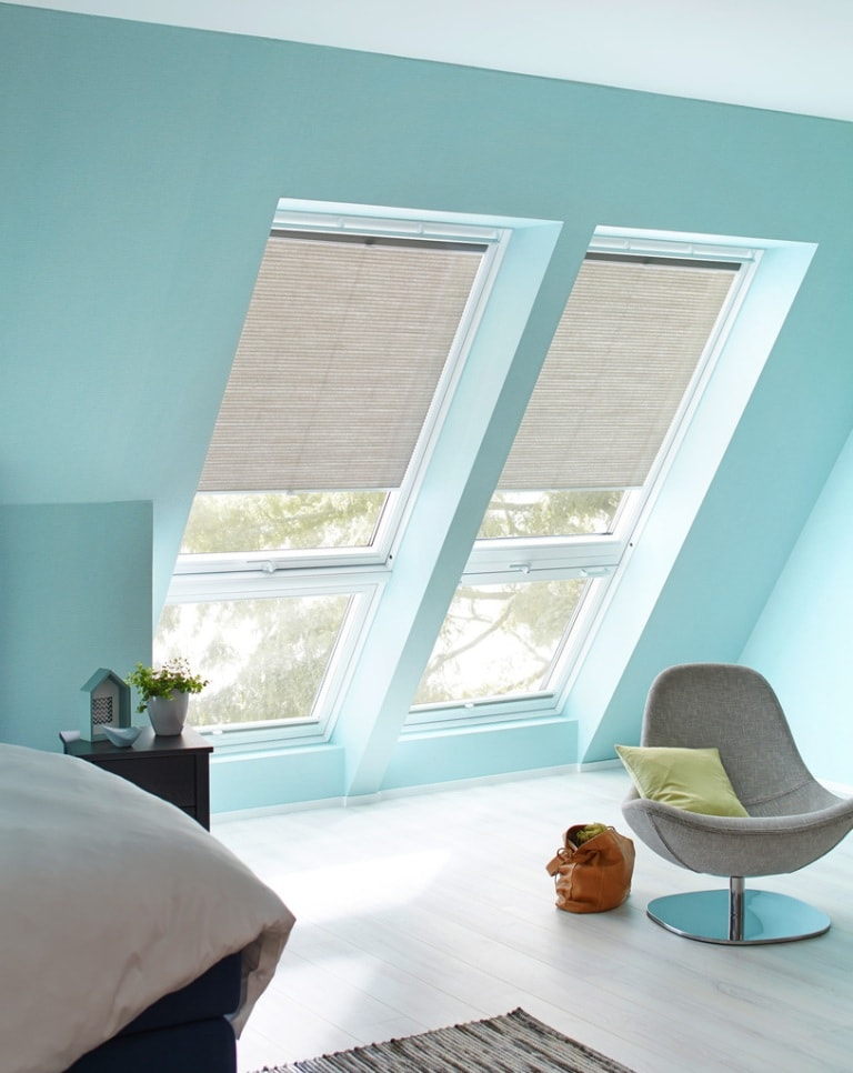 Плиссе на мансардные окна