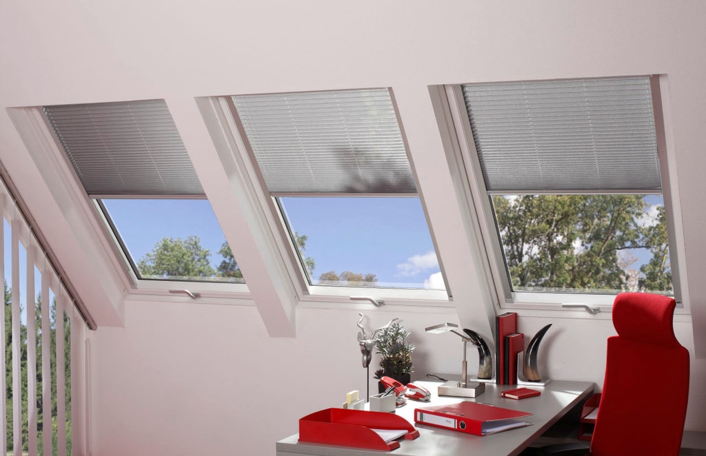 Плиссе на мансардные окна